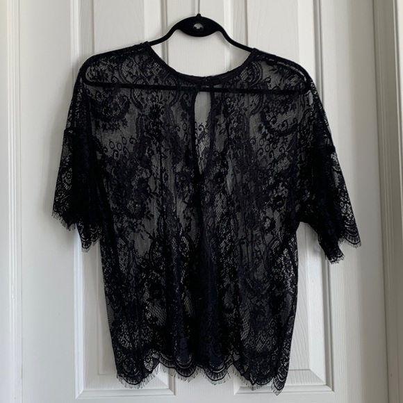 Dynamite Tops - Lace keyhole back shirt